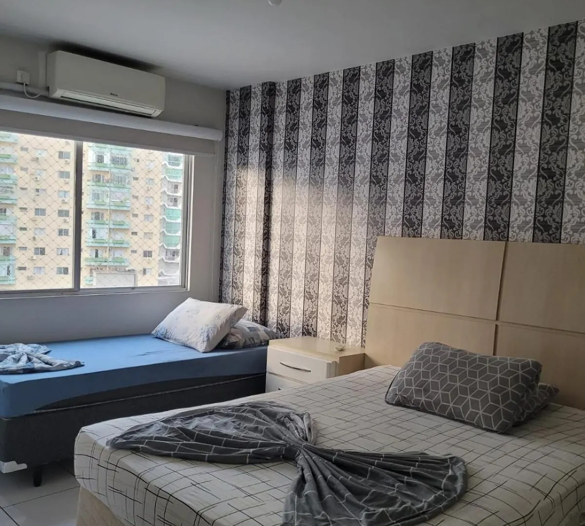 Apto Espacoso Uma Quadra Do Mar Com Garagem Balneario Camboriu